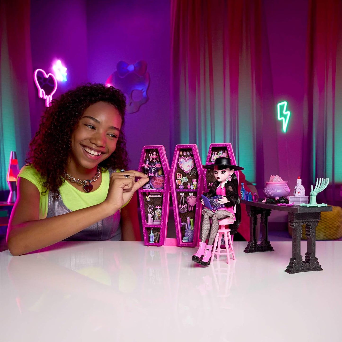 Monster High Draculaura Geheimnis Spielset – Zubehör Set ohne Puppe | Versteck & Accessoires